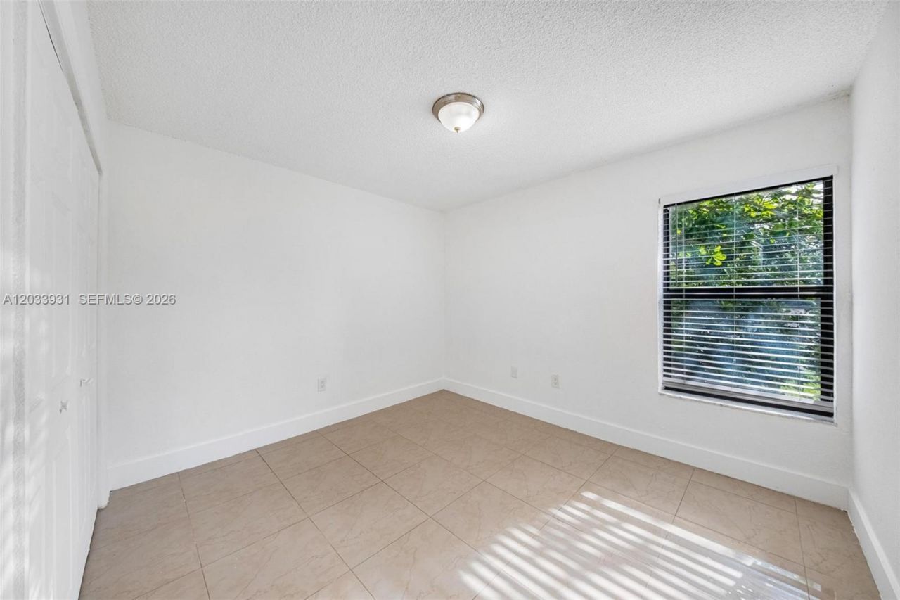 13251 Memorial Hwy , Unit 2, North Miami, FL 33161 Photo