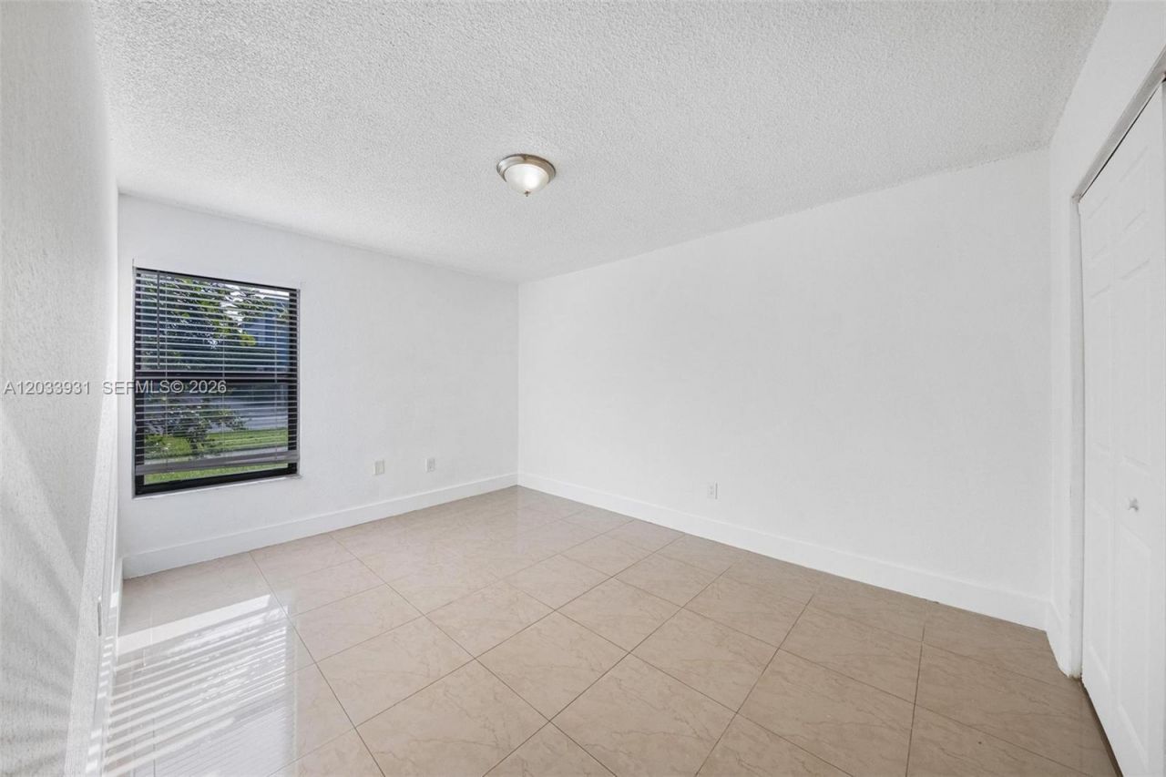 13251 Memorial Hwy , Unit 2, North Miami, FL 33161 Photo