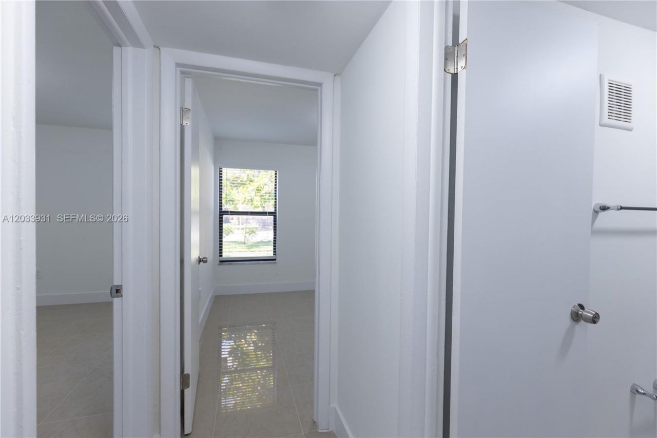 13251 Memorial Hwy , Unit 2, North Miami, FL 33161 Photo