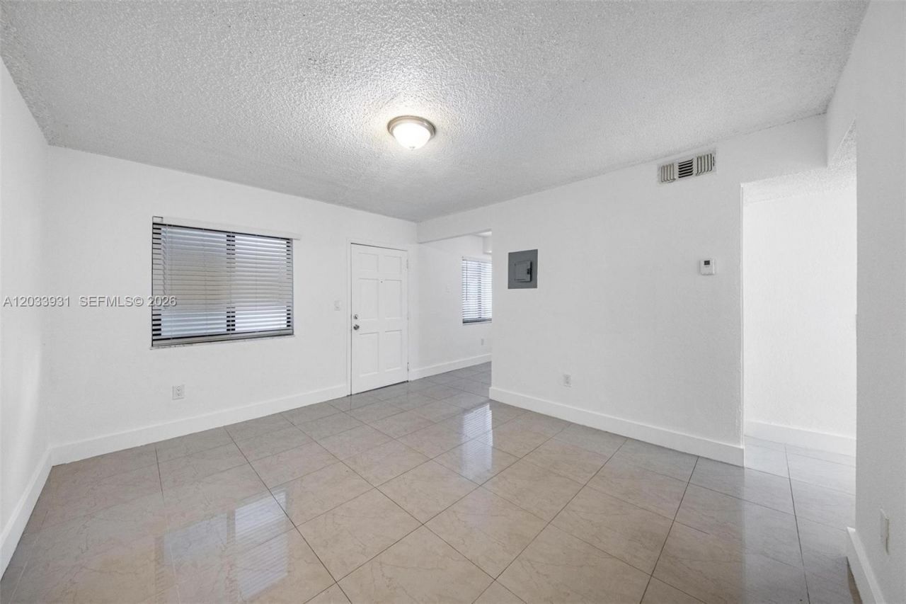 13251 Memorial Hwy , Unit 2, North Miami, FL 33161 Photo