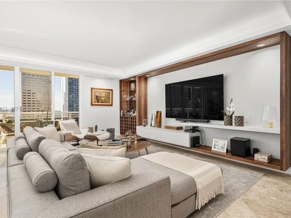 901 BRICKELL KEY BL, Unit 2206, Miami, FL 33131