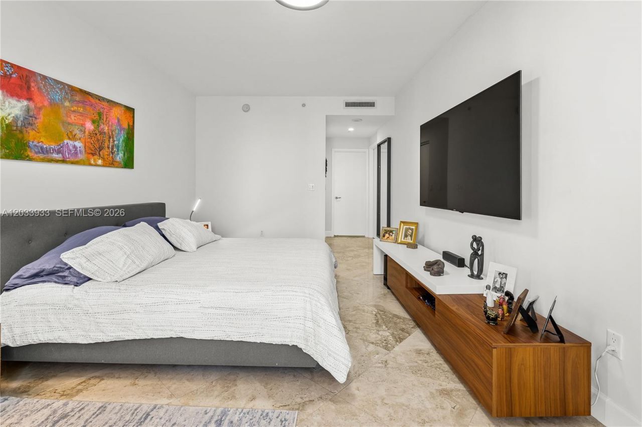 901 Brickell Key Bl, Unit 2206, Miami, FL 33131 Photo