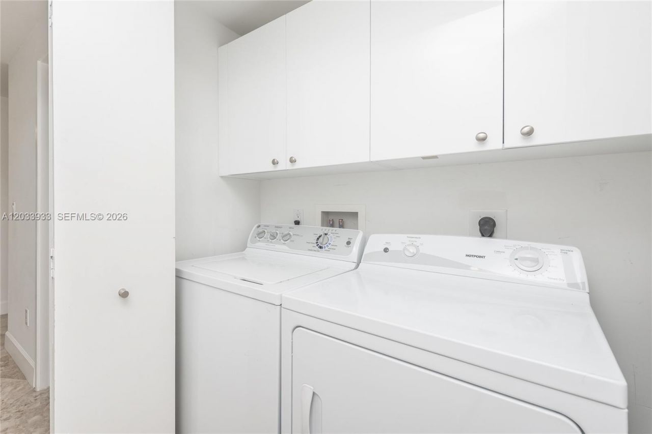 901 Brickell Key Bl, Unit 2206, Miami, FL 33131 Photo