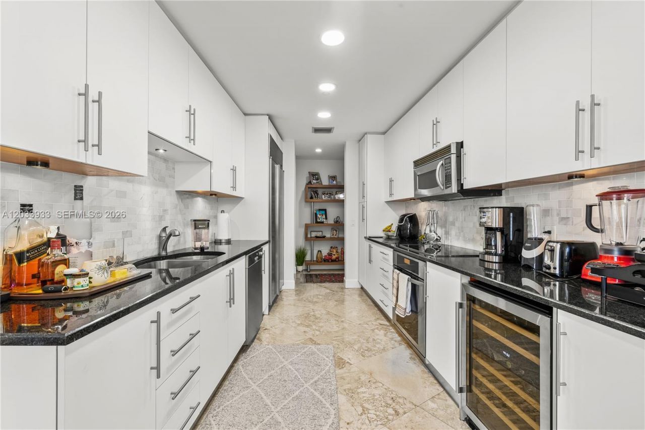901 Brickell Key Bl, Unit 2206, Miami, FL 33131 Photo