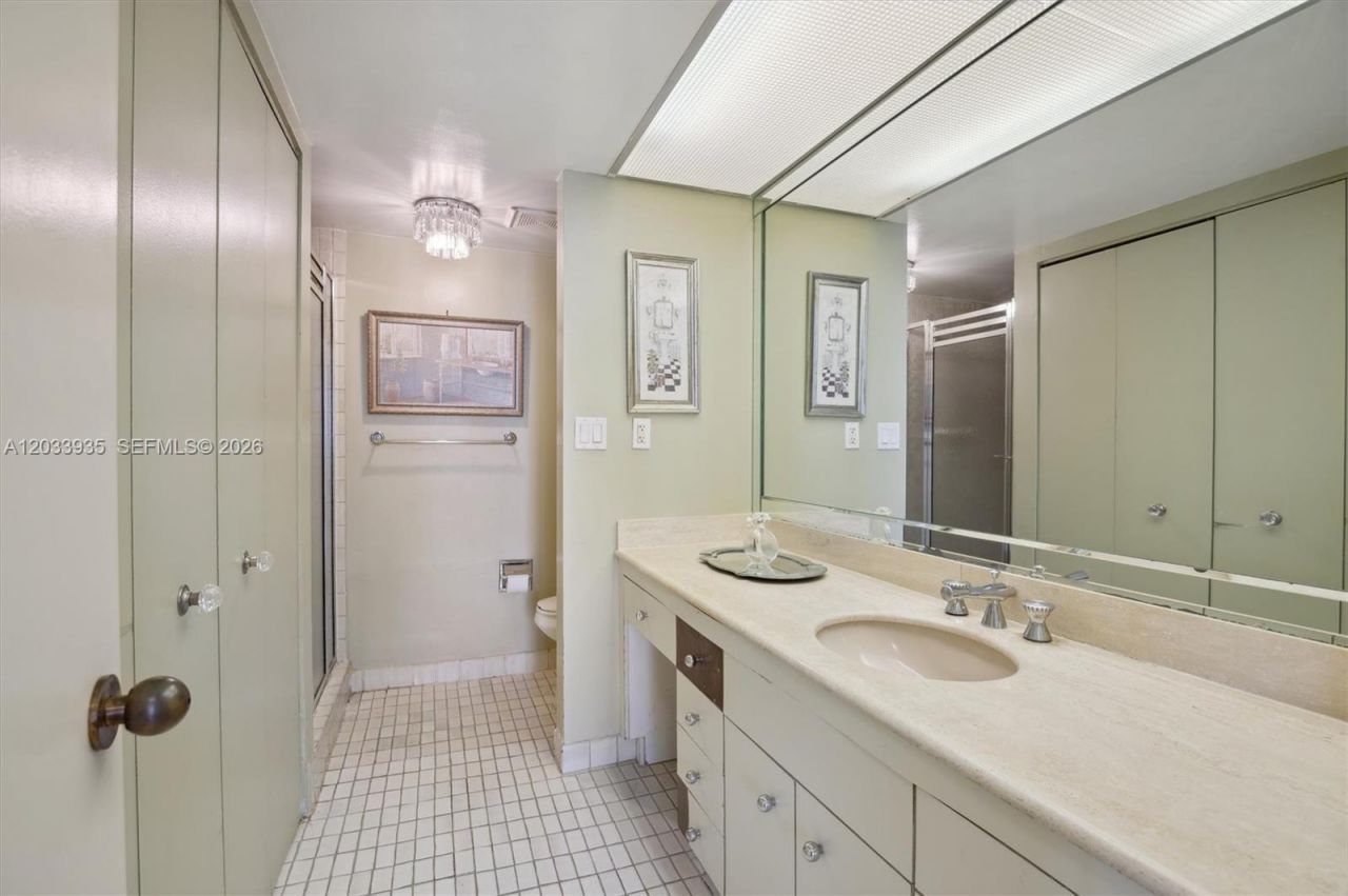 19707 Turnberry Way , Unit 20H, Aventura, FL 33180 Photo