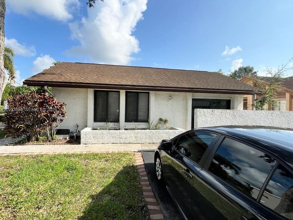 3931 SW 84th Ter, Davie, FL 33328
