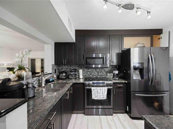 12505 NW 11th Ln , Unit 109, Miami, FL 33182