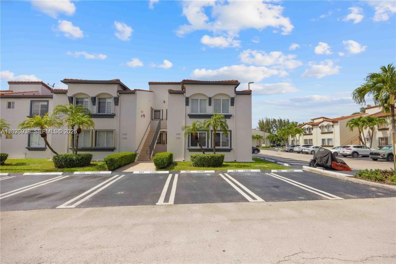 12505 NW 11th Ln , Unit 109, Miami, FL 33182 Photo