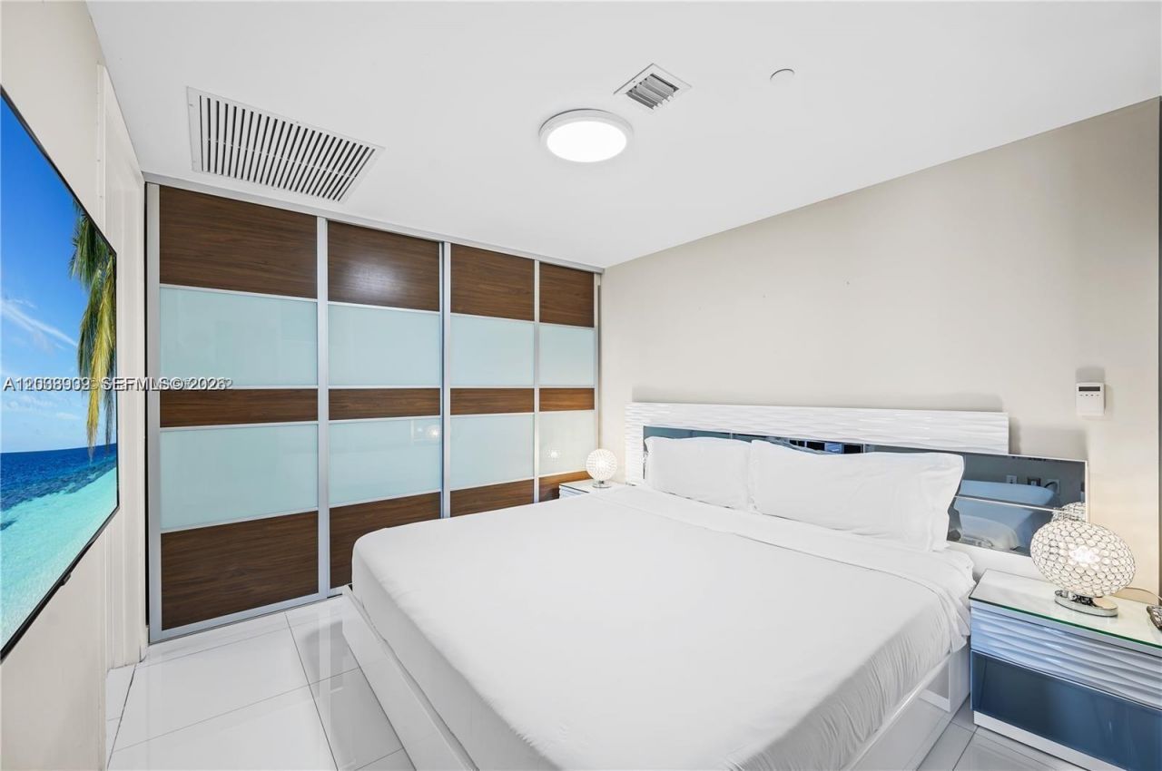 485 Brickell Ave, Unit 3109, Miami, FL 33131 Photo