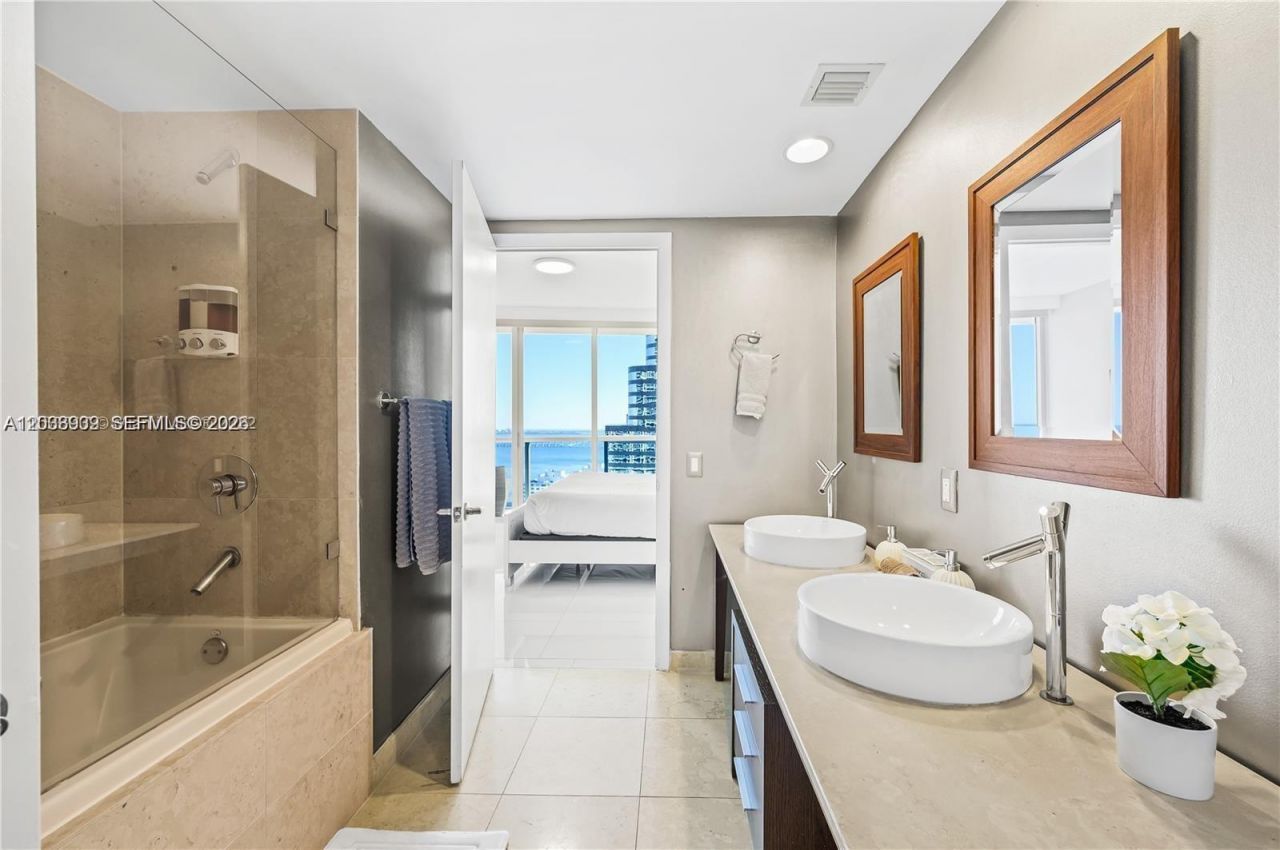 485 Brickell Ave, Unit 3109, Miami, FL 33131 Photo