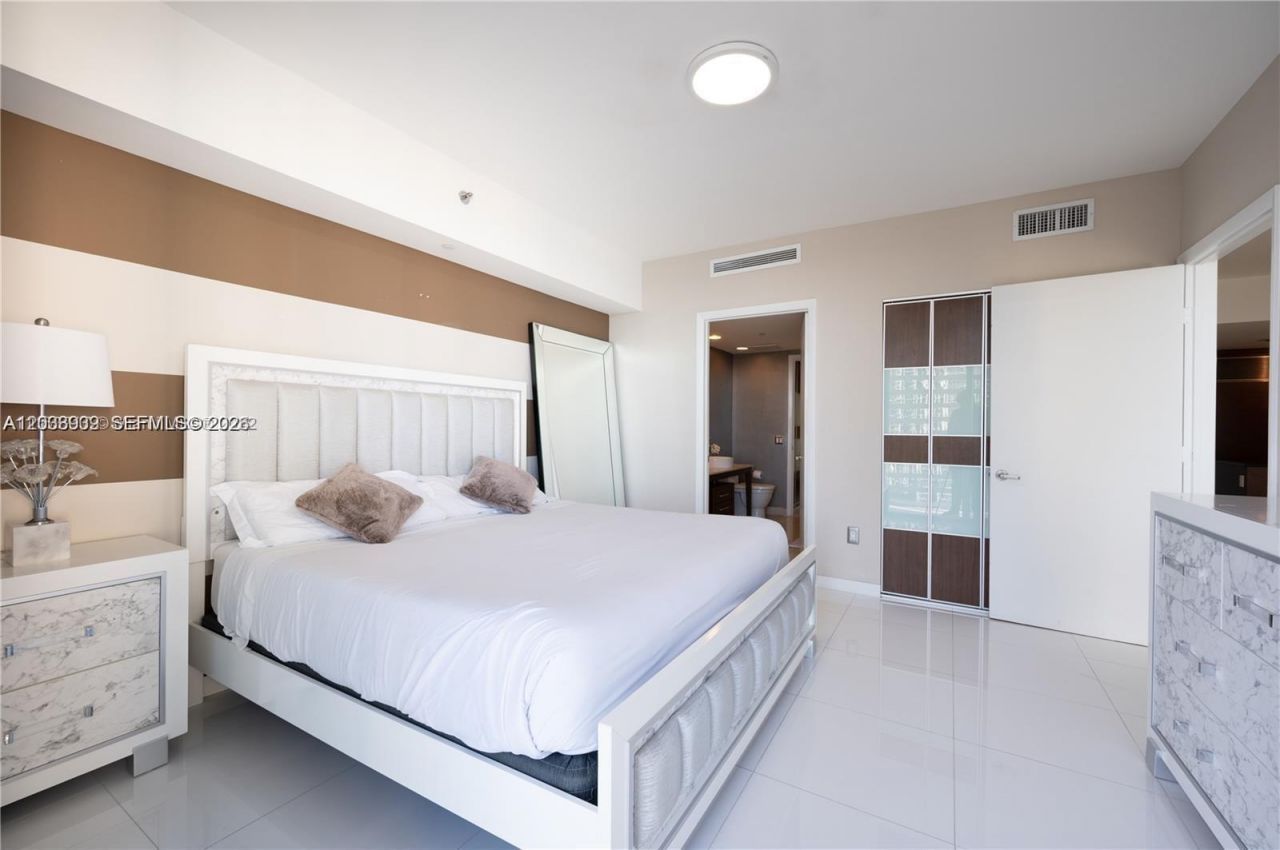 485 Brickell Ave, Unit 3109, Miami, FL 33131 Photo