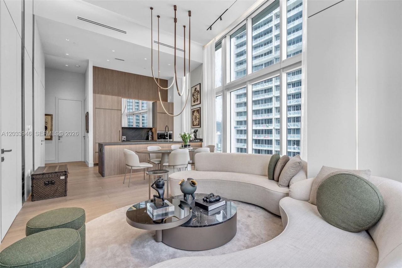 475 Brickell Ave , Unit 2215, Miami, FL 33131 Photo