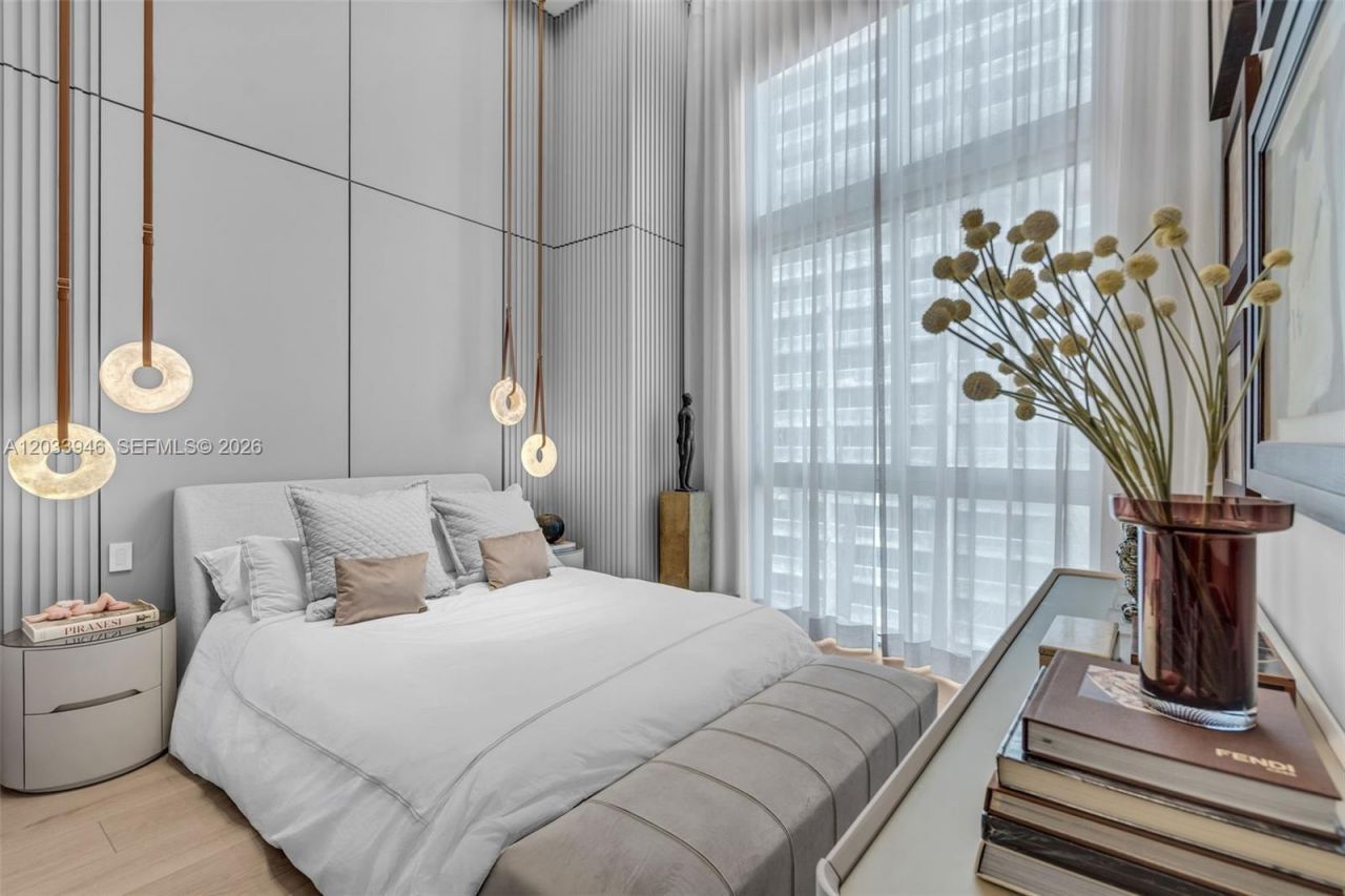 475 Brickell Ave , Unit 2215, Miami, FL 33131 Photo