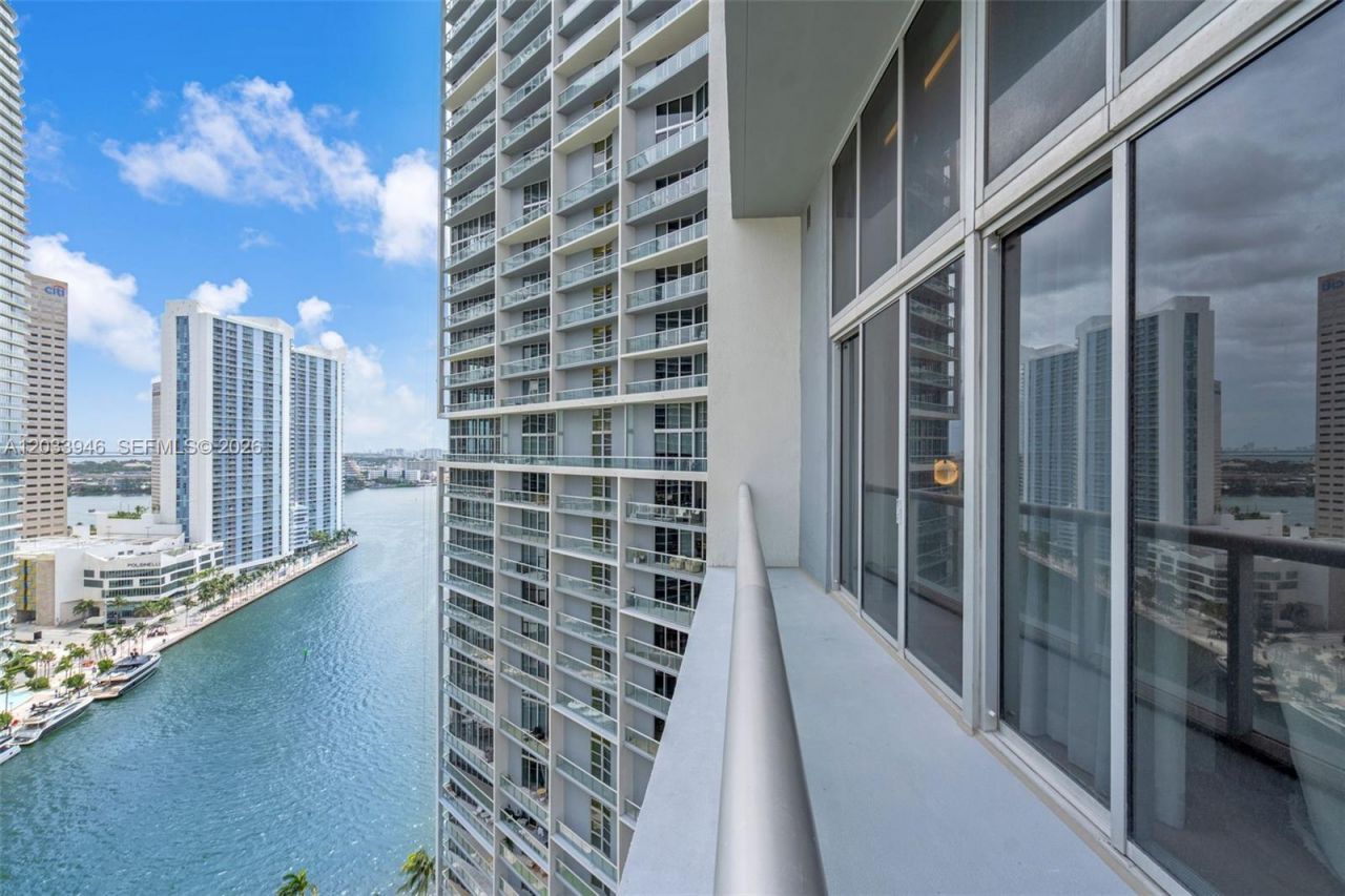 475 Brickell Ave , Unit 2215, Miami, FL 33131 Photo