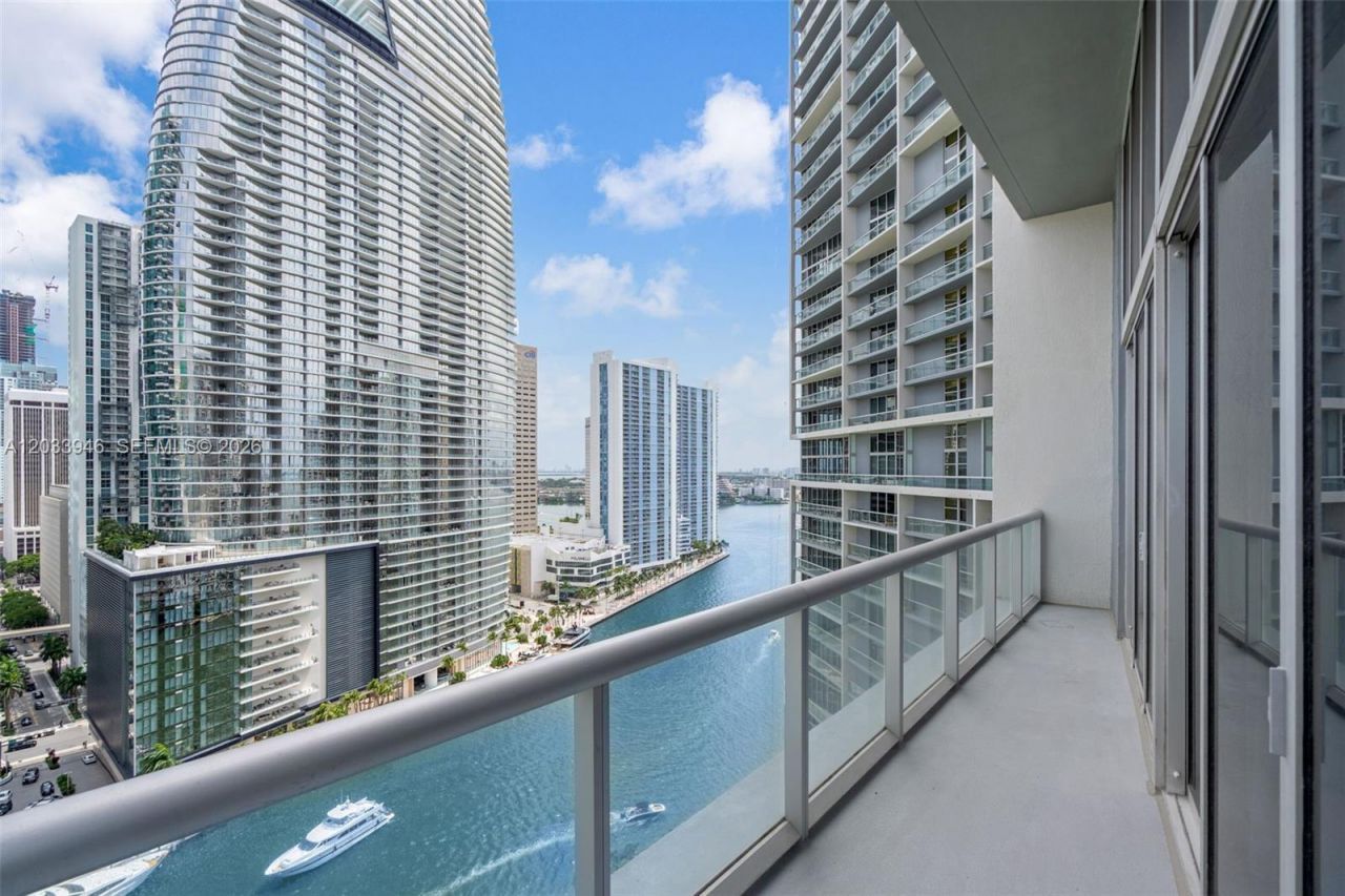 475 Brickell Ave , Unit 2215, Miami, FL 33131 Photo