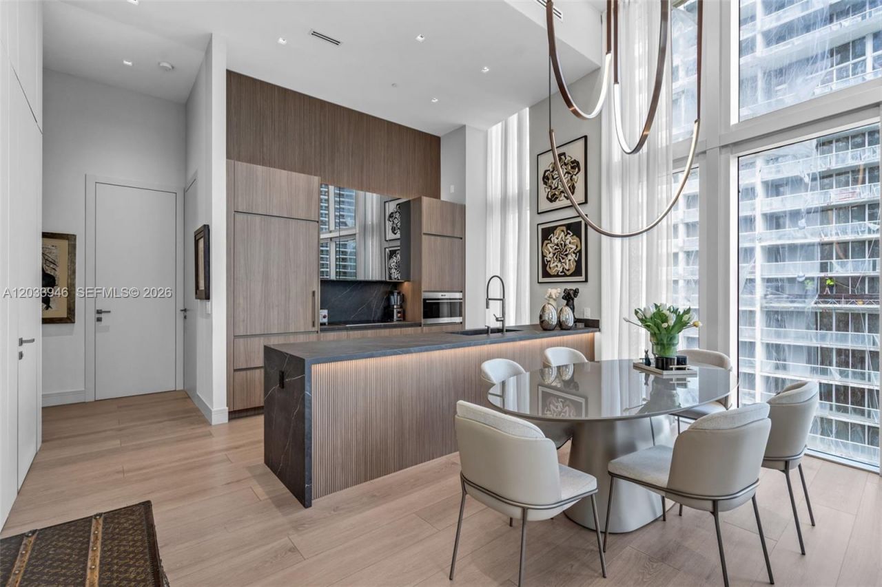 475 Brickell Ave , Unit 2215, Miami, FL 33131 Photo