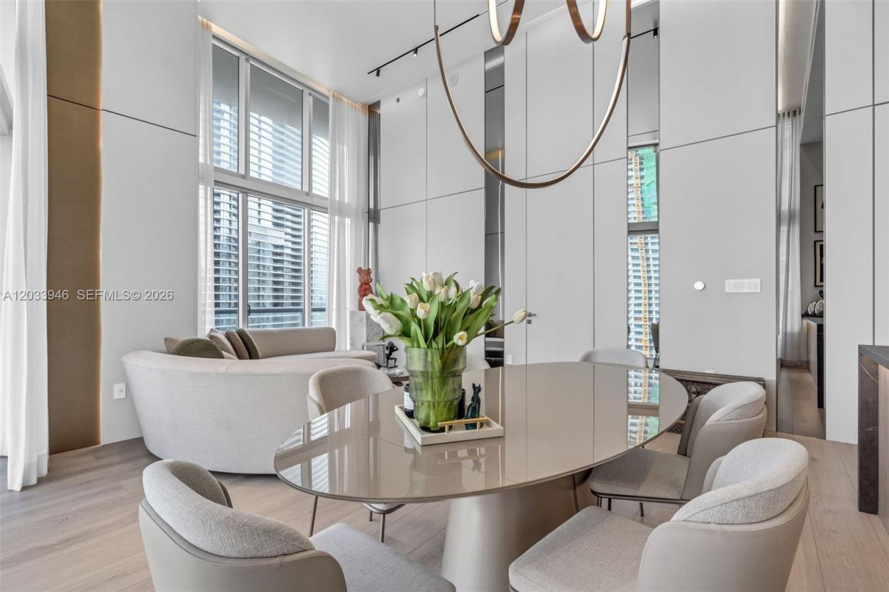 475 Brickell Ave , Unit 2215, Miami, FL 33131 Photo