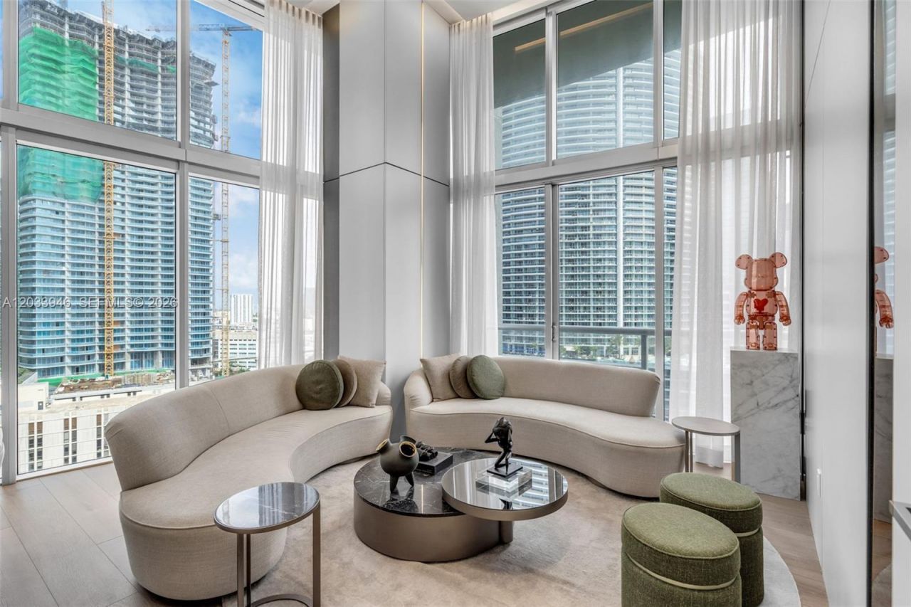 475 Brickell Ave , Unit 2215, Miami, FL 33131 Photo