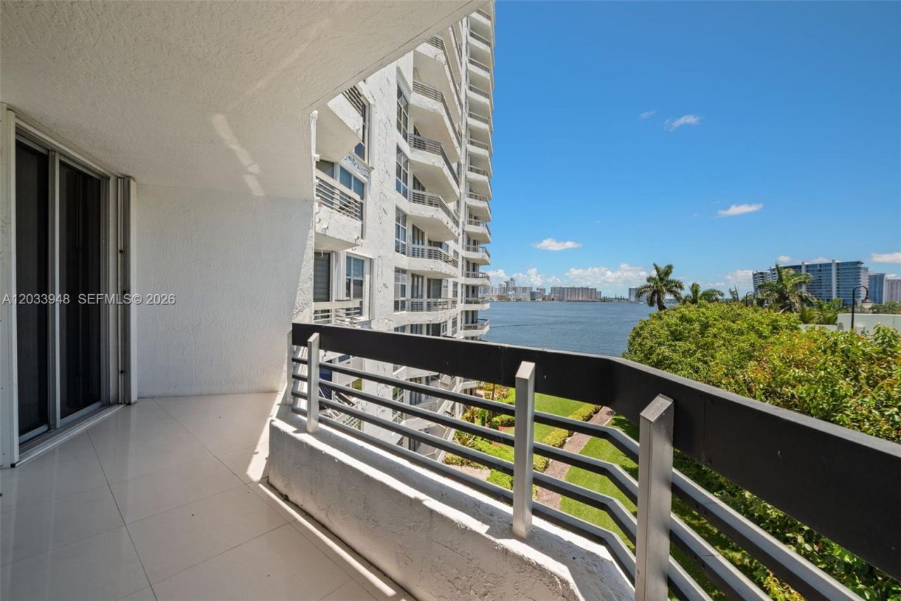 19101 NE 36th Ct , Unit 504, Aventura, FL 33180 Photo