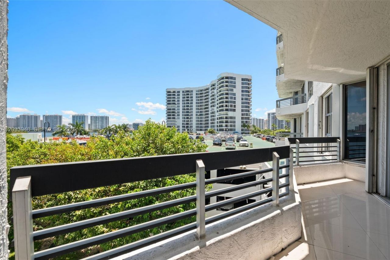 19101 NE 36th Ct , Unit 504, Aventura, FL 33180 Photo
