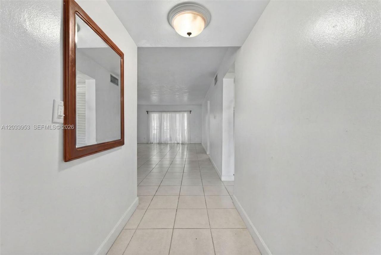 1540 NE 191st St , Unit 145, Miami, FL 33179 Photo