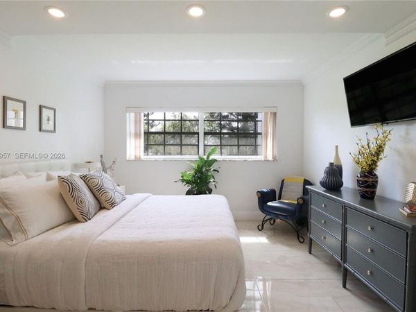 7797 Golf Circle Drive, Unit 208J, Margate, FL 33063