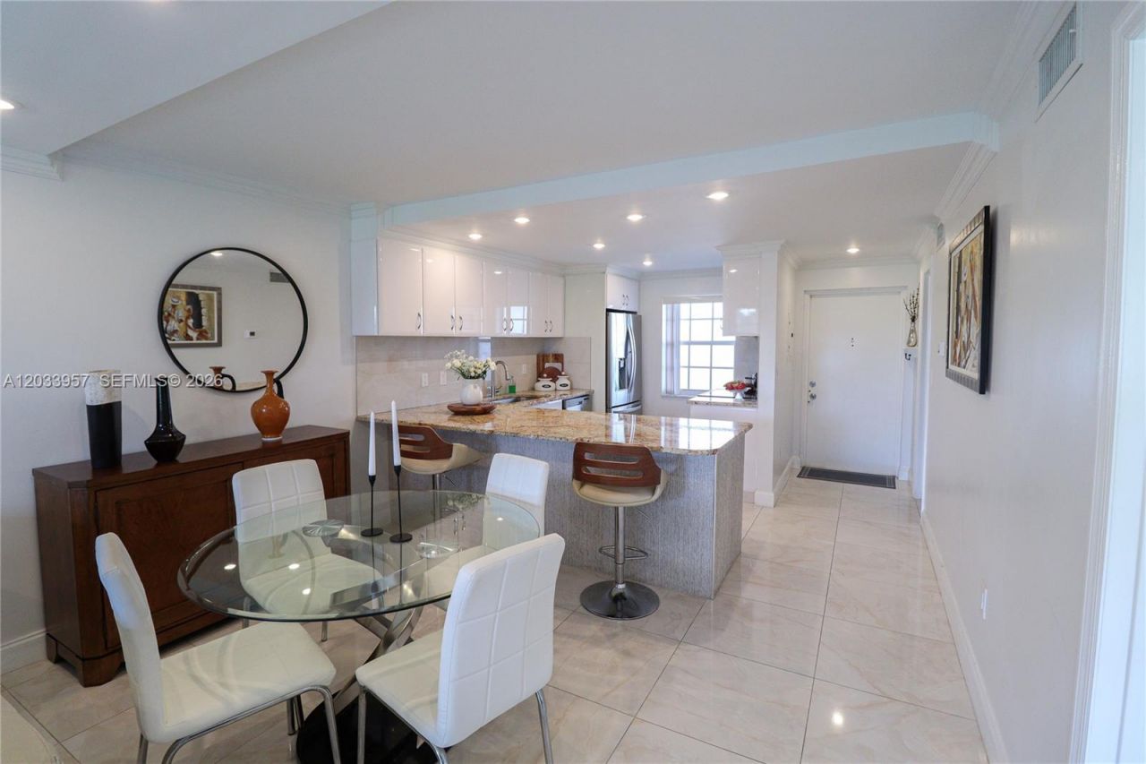 7797 Golf Circle Drive, Unit 208J, Margate, FL 33063 Photo