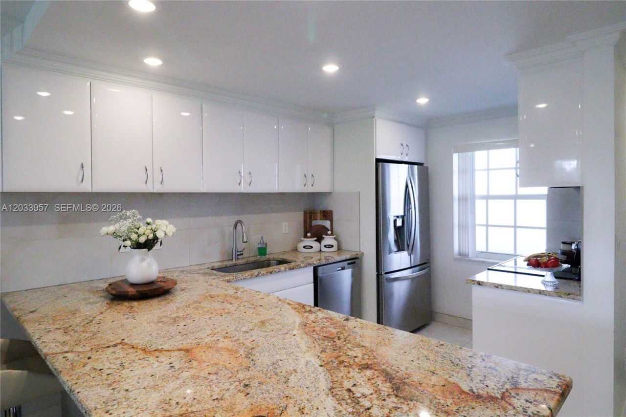 7797 Golf Circle Drive, Unit 208J, Margate, FL 33063 Photo