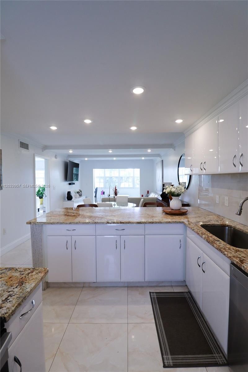 7797 Golf Circle Drive, Unit 208J, Margate, FL 33063 Photo
