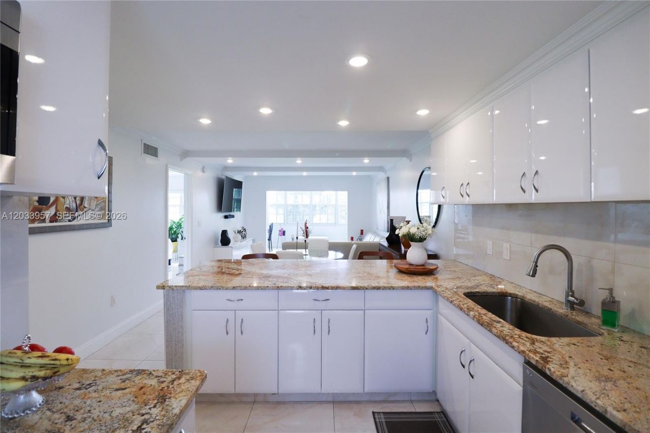 7797 Golf Circle Drive, Unit 208J, Margate, FL 33063 Photo