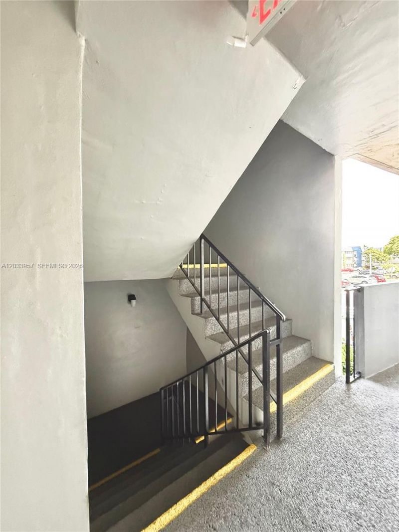 7797 Golf Circle Drive, Unit 208J, Margate, FL 33063 Photo
