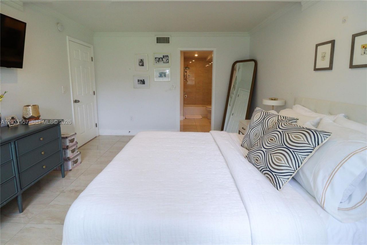 7797 Golf Circle Drive, Unit 208J, Margate, FL 33063 Photo