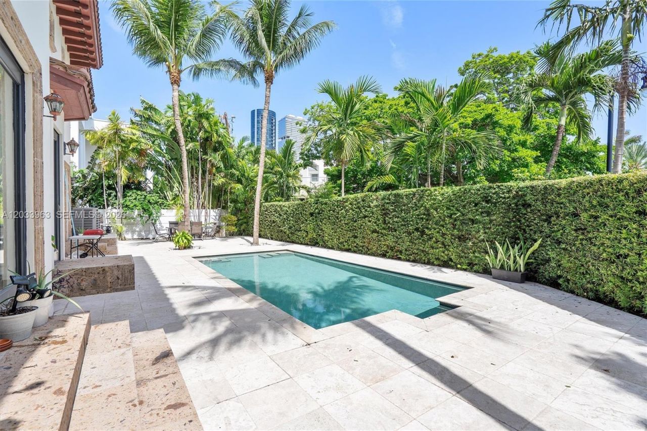 18825 N Bay Rd , Sunny Isles Beach, FL 33160 Photo