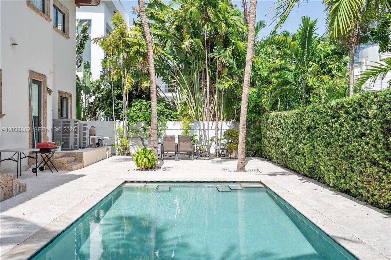 18825 N Bay Rd , Sunny Isles Beach, FL 33160 Photo