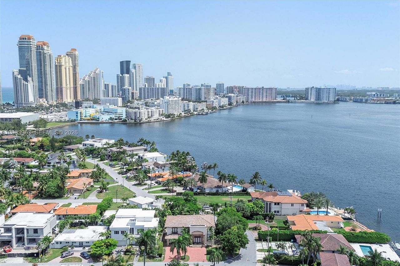 18825 N Bay Rd , Sunny Isles Beach, FL 33160 Photo