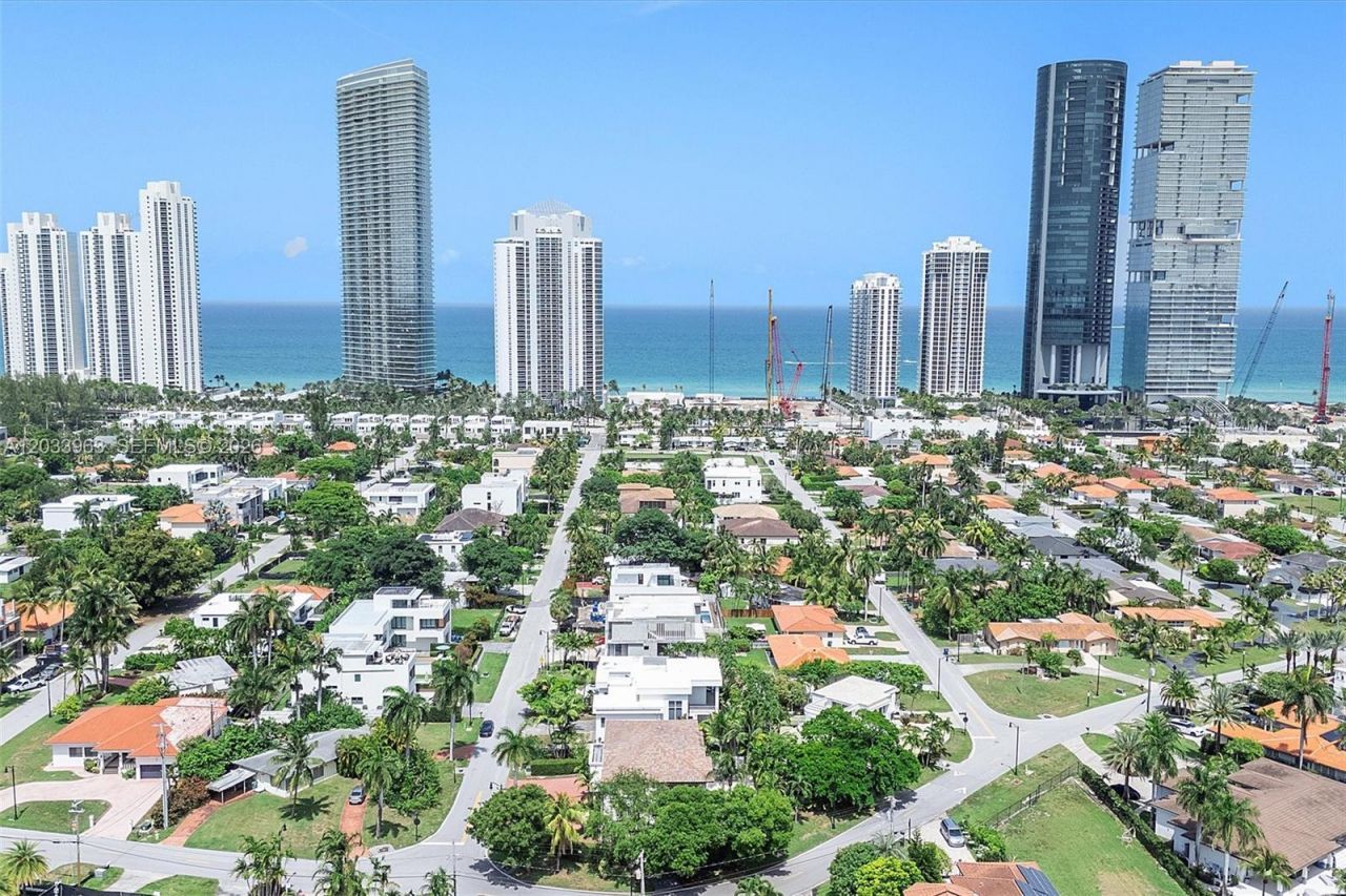 18825 N Bay Rd , Sunny Isles Beach, FL 33160 Photo