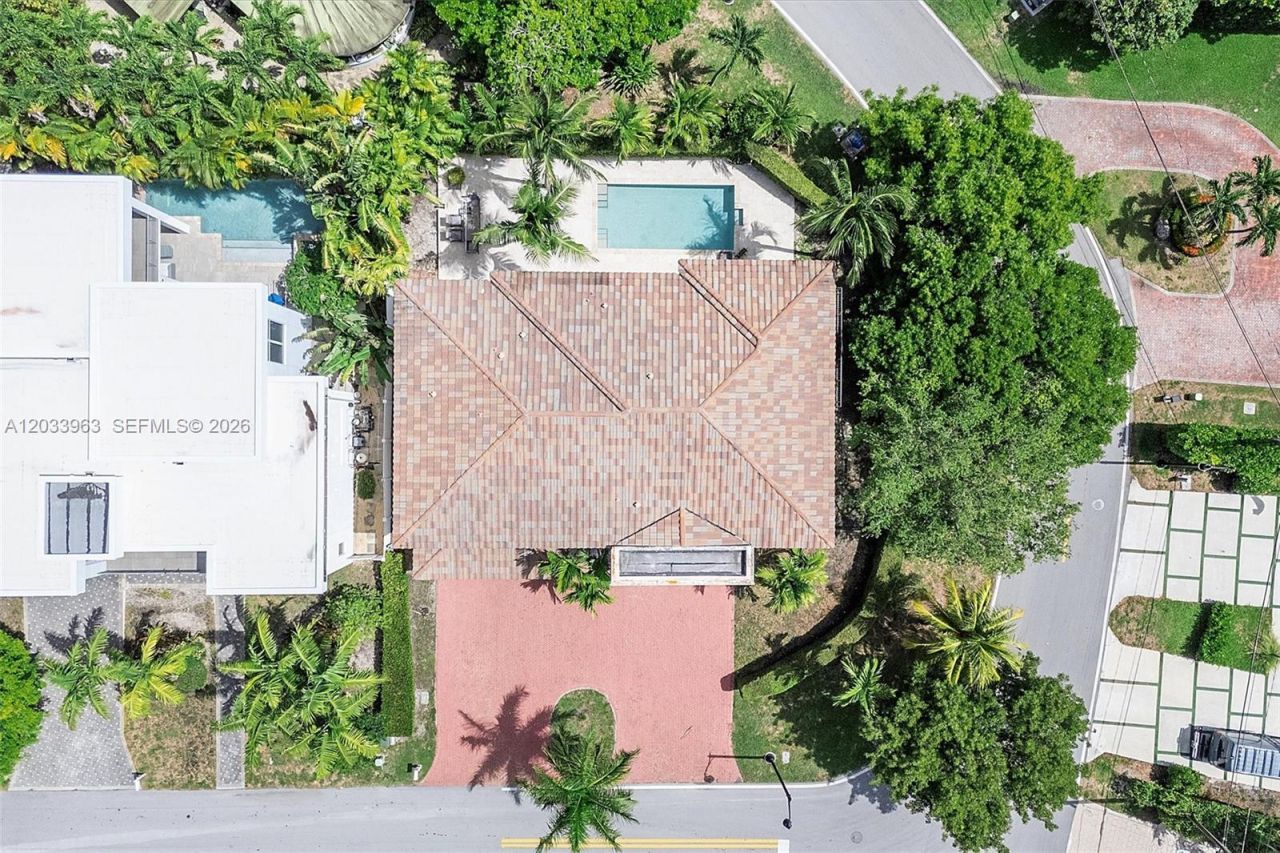 18825 N Bay Rd , Sunny Isles Beach, FL 33160 Photo