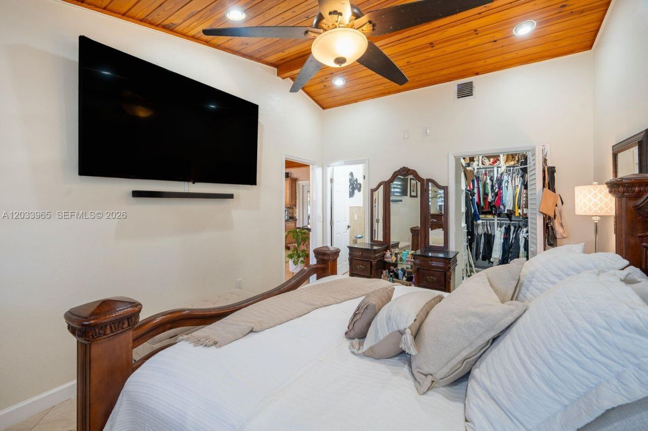 1760 NW 12th Ave , Homestead, FL 33030 Photo