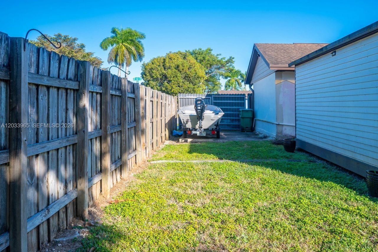 1760 NW 12th Ave , Homestead, FL 33030 Photo