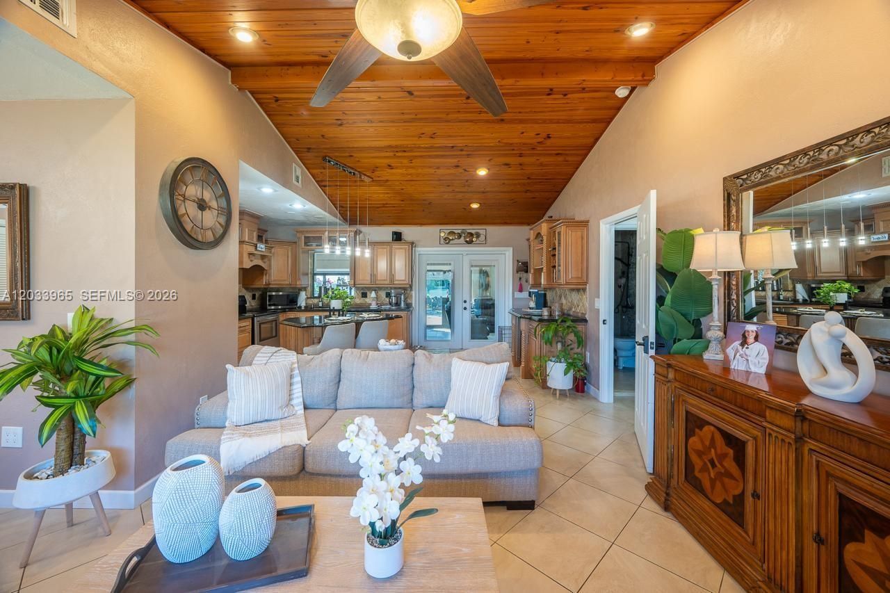 1760 NW 12th Ave , Homestead, FL 33030 Photo