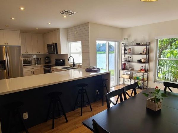 320 SW 99th Ave, Pembroke Pines, FL 33025