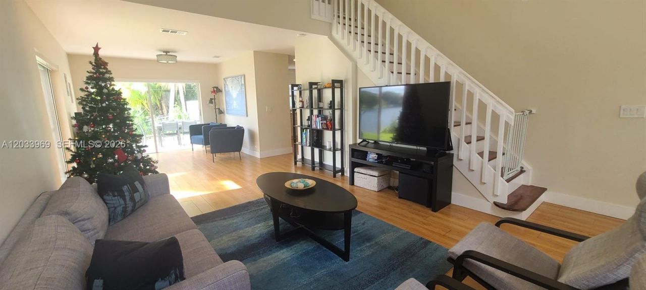 320 SW 99th Ave, Pembroke Pines, FL 33025 Photo