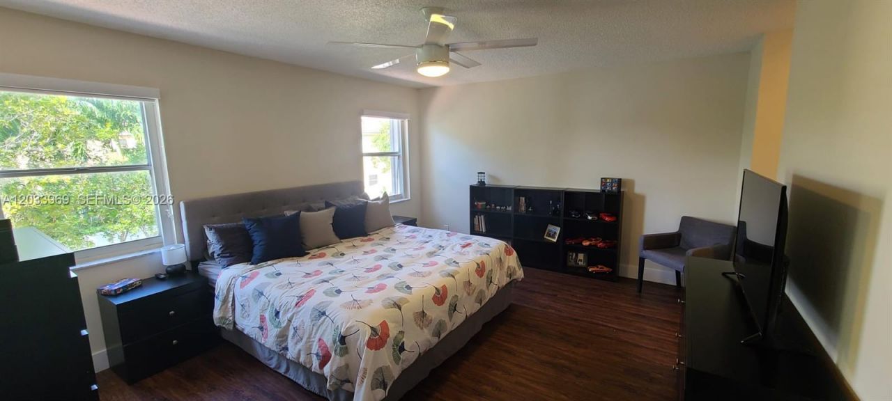 320 SW 99th Ave, Pembroke Pines, FL 33025 Photo