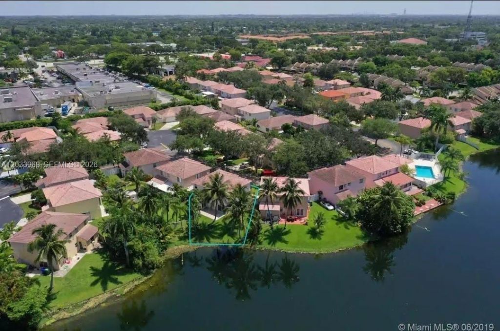 320 SW 99th Ave, Pembroke Pines, FL 33025 Photo