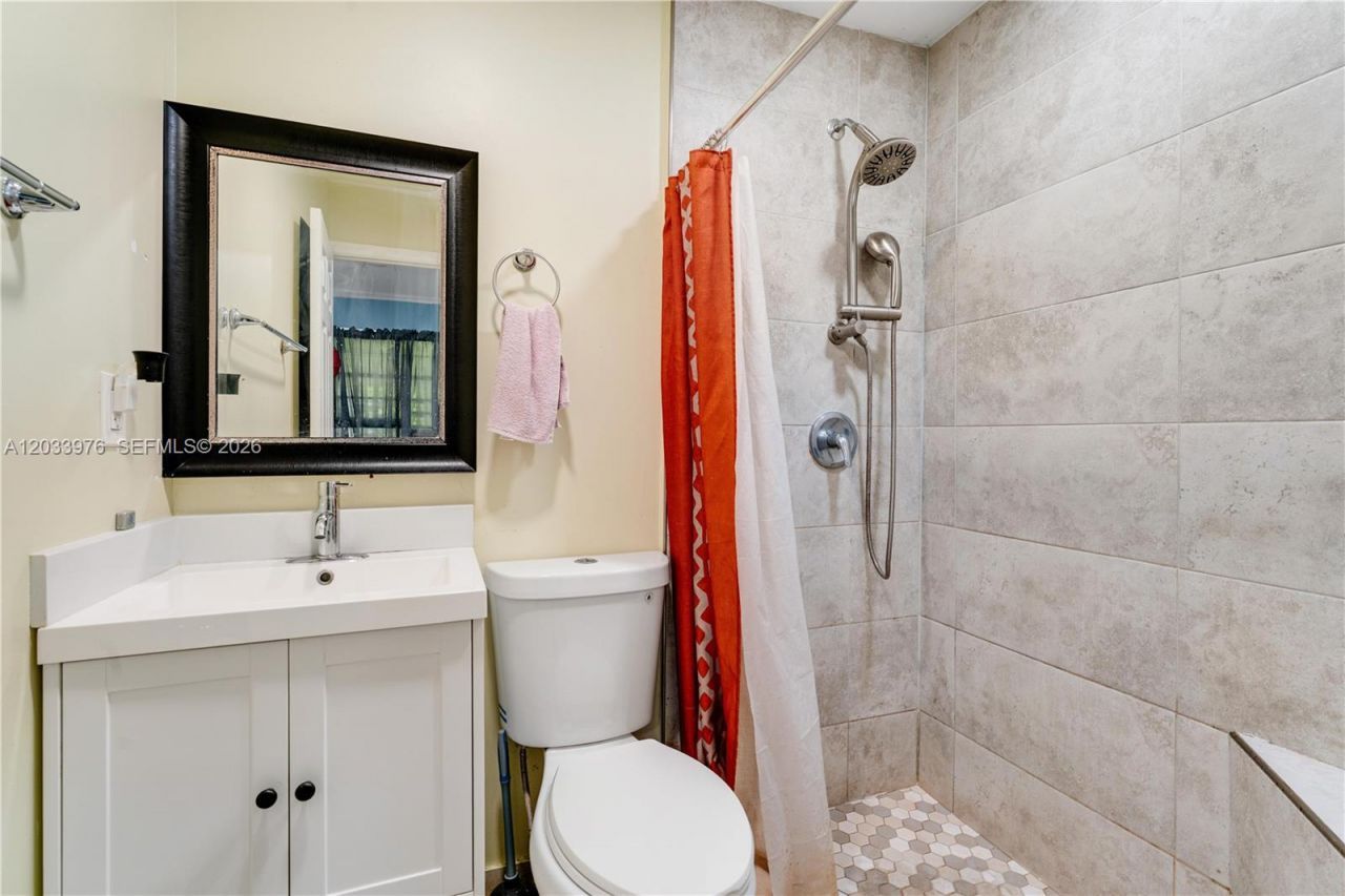 1243 NW 42nd St , Miami, FL 33142 Photo