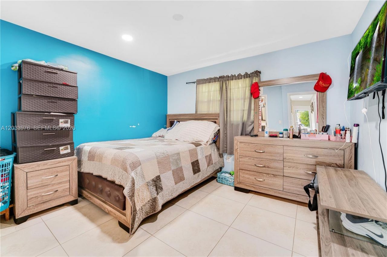 1243 NW 42nd St , Miami, FL 33142 Photo