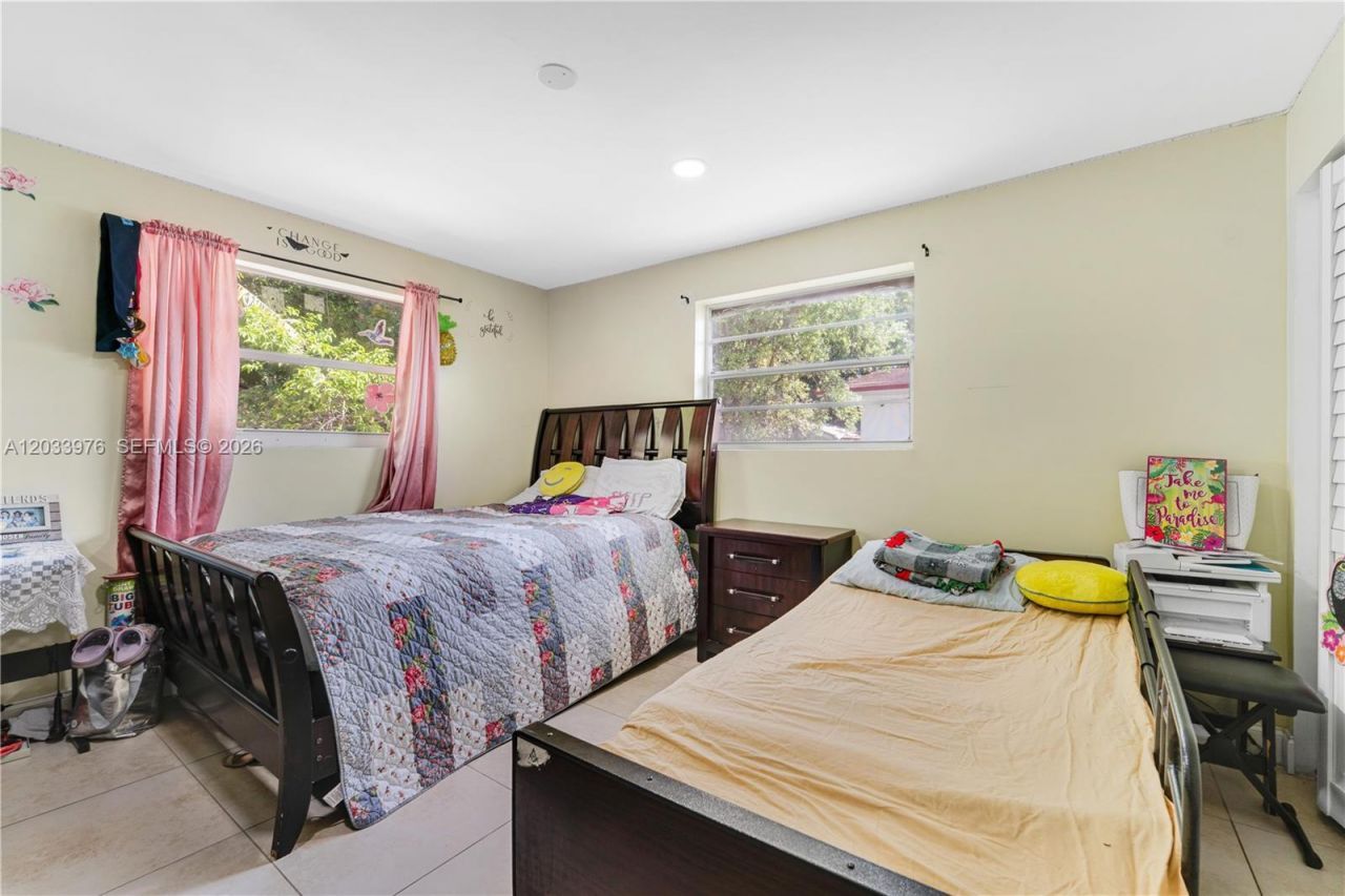 1243 NW 42nd St , Miami, FL 33142 Photo