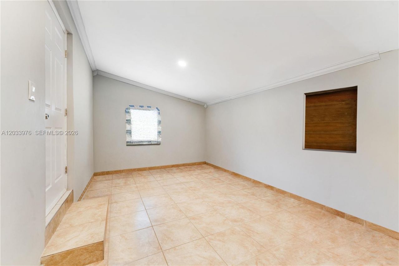 1243 NW 42nd St , Miami, FL 33142 Photo