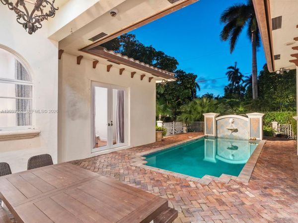 1223 Jackson St , Hollywood, FL 33019