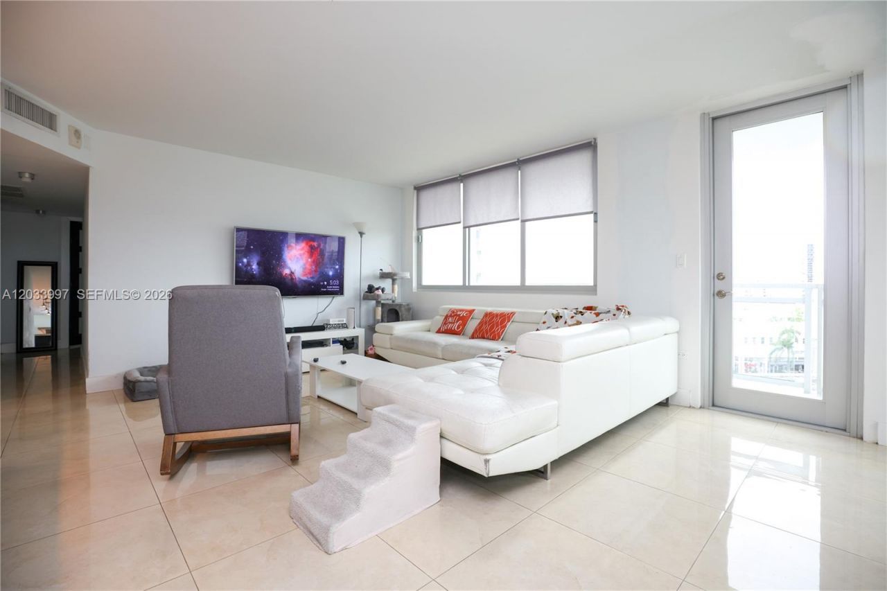7135 Collins Ave, Unit 735, Miami Beach, FL 33141 Photo